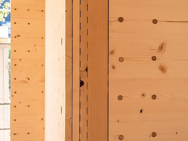 Foto, Nahaufnahme einer Holzwand.