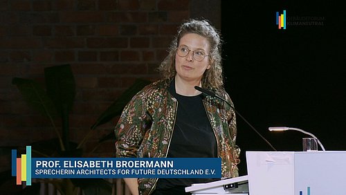 Grafik, Screenshot aus dem Video "Jahrestagung des Gebäudeforums klimaneutral | Impuls von Prof. Elisabeth Broermann" als Vorschau.