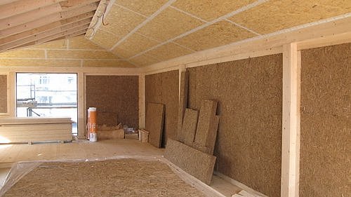 Foto, Innenansicht einer Sauna im Bau.
