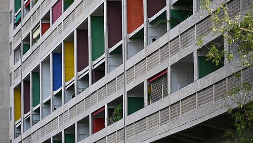 Foto, Hochhaus mit bunten Loggien, Unité d´Habitation, Marseille