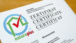 Foto, Brief mit Briefkopf und Logo von natureplus