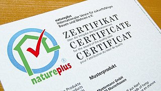 Foto, Brief mit Briefkopf und Logo von natureplus