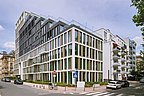 Foto, Außenaufnahme von mehrstöckigem Bürogebäude